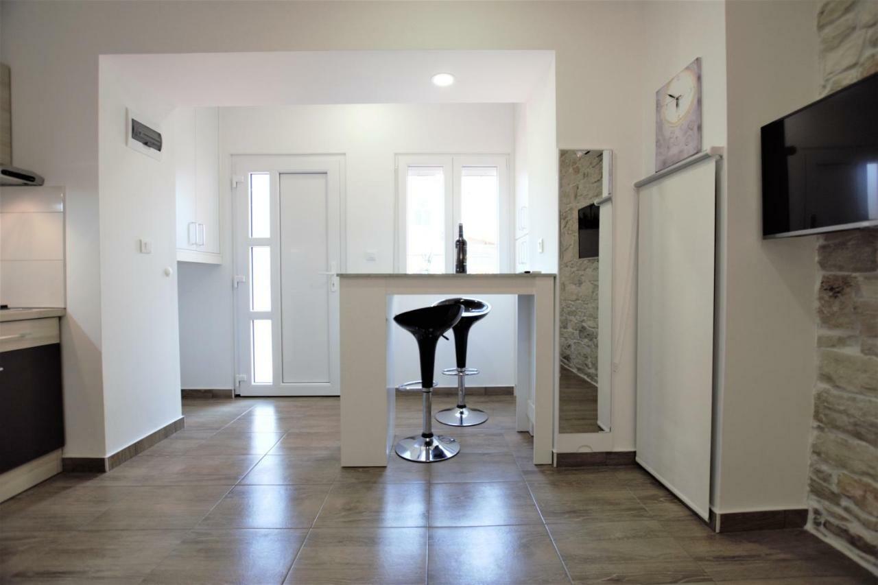 Studio Apartman Danijela Pula Exterior photo